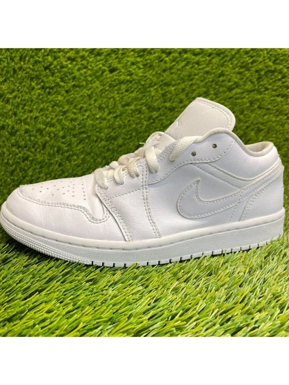 Nike Air Jordan 1 Low Womens Size 8 Triple White Athletic Leather Shoes Sneakers